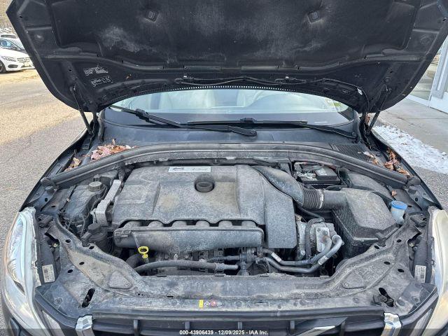 Volvo XC60 T6 Image 9