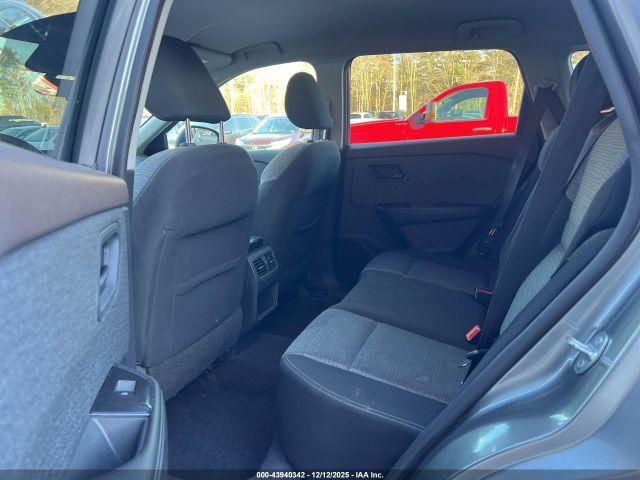 Nissan Rogue S Intelligent Awd Image 2