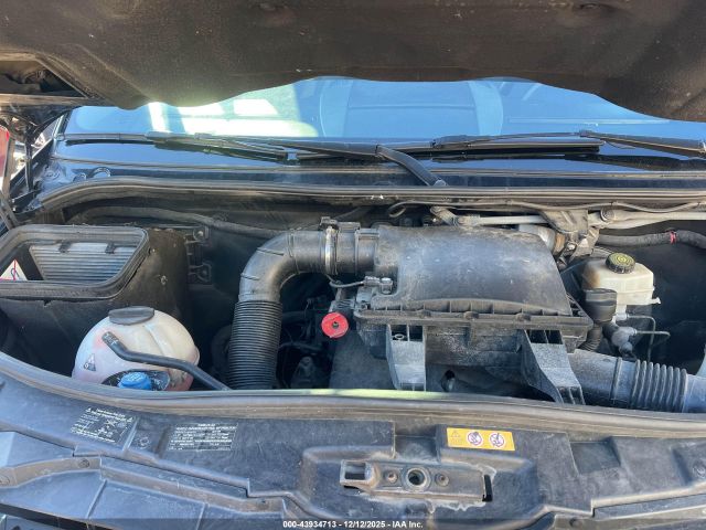 Mercedes-Benz Sprinter 2500 Normal Roof Image 4