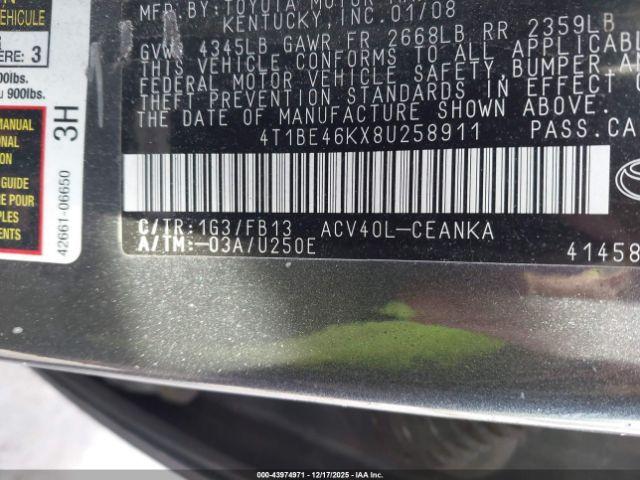 Toyota Camry Le Image 7