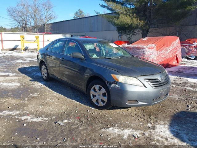 Toyota Camry Le Image 1