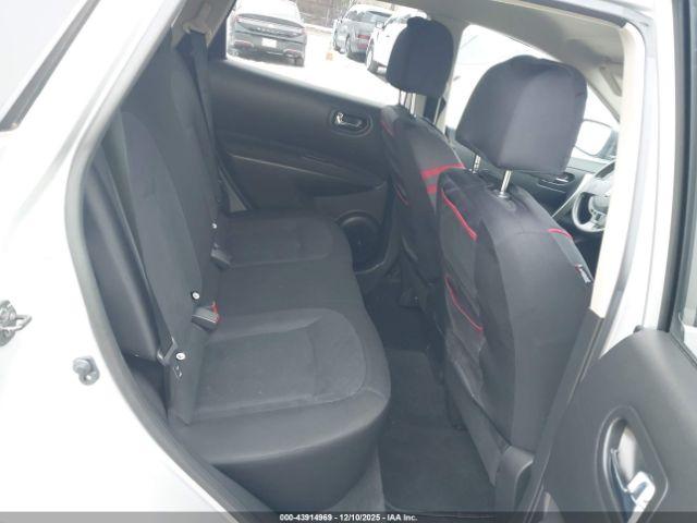 Nissan Rogue S Image 5