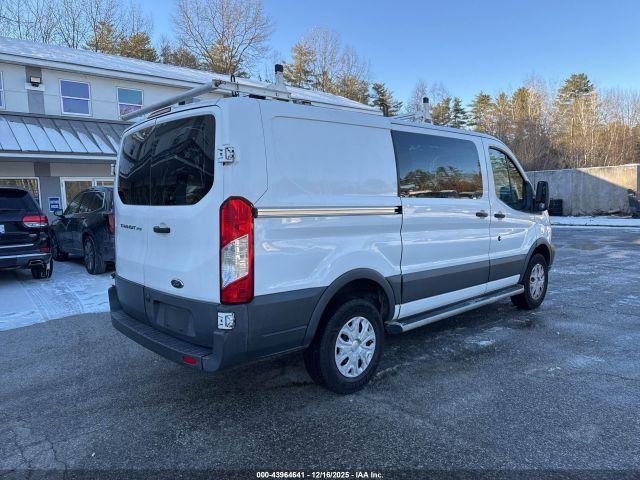 Ford Transit Image 4