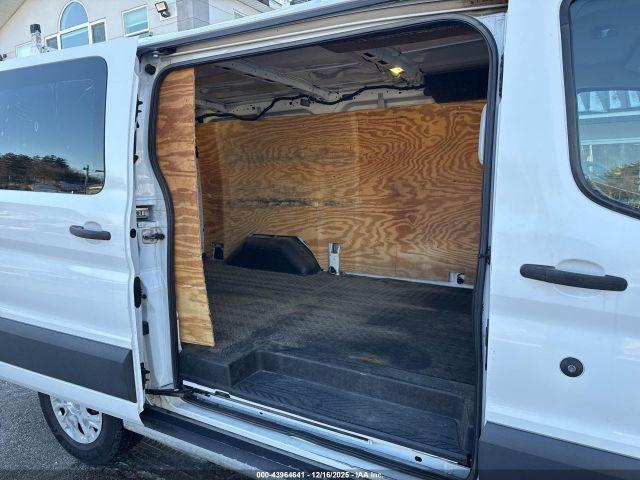 Ford Transit Image 2