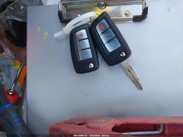 Nissan Rogue S Image 10