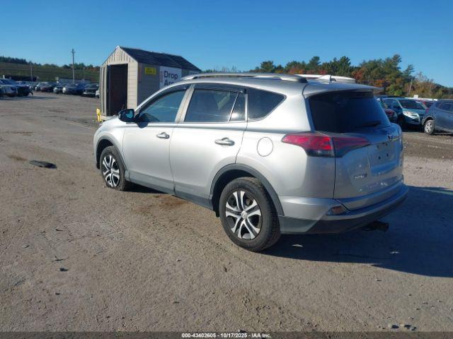 Toyota RAV4 Le Image 4