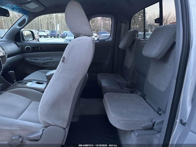 Toyota Tacoma Base V6 Image 2