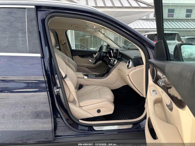 Mercedes-Benz GLC 4matic Image 6