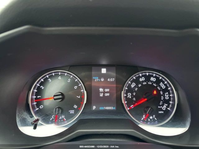 Toyota RAV4 Le Image 6