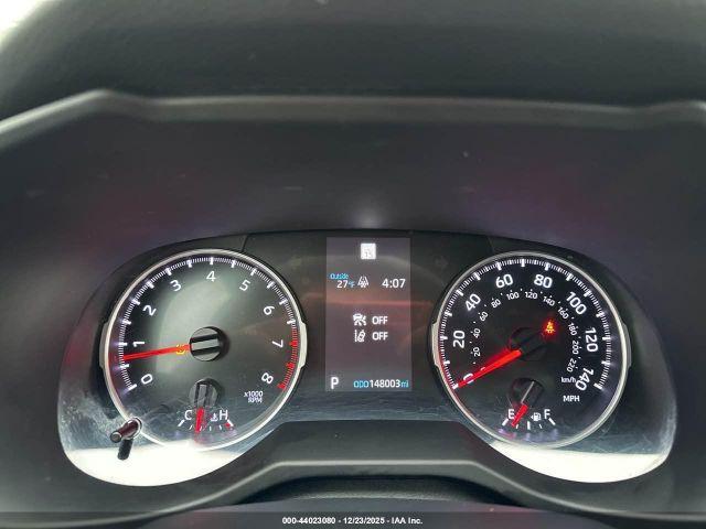 Toyota RAV4 Le Image 6