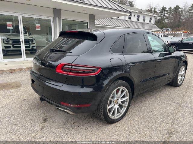Porsche Macan Turbo Image 4