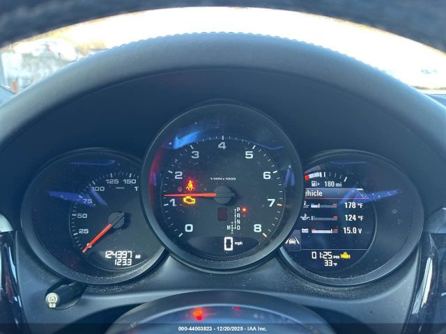 Porsche Macan Image 10