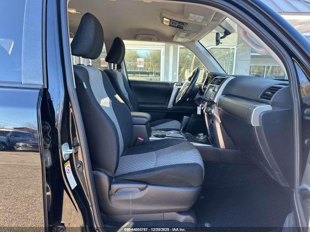 Toyota 4Runner Sr5 Image 9