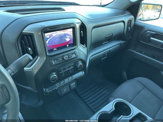 Chevrolet Silverado 1500 4wd  Short Bed Custom Trail Boss Image 3