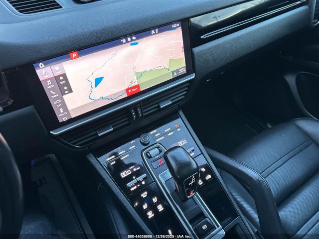 Porsche Cayenne Coupe Image 5