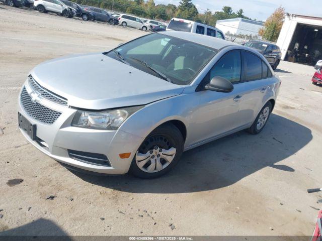 Chevrolet Cruze Ls Auto Image 4