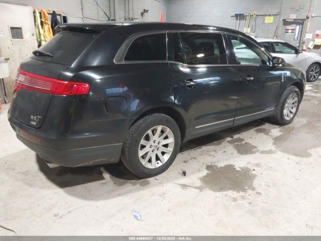 Lincoln MKT Livery Image 8