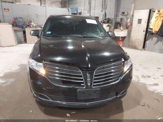 Lincoln MKT Livery Image 10