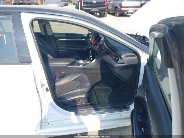 Toyota Camry Xse Image 2