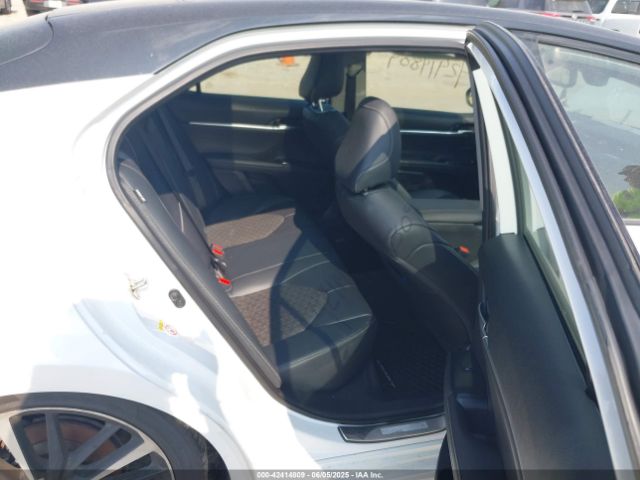 Toyota Camry Xse Image 10