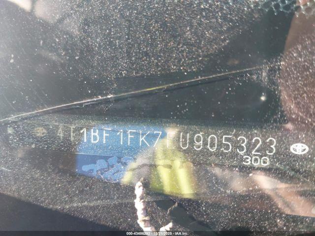 Toyota Camry Le Image 11