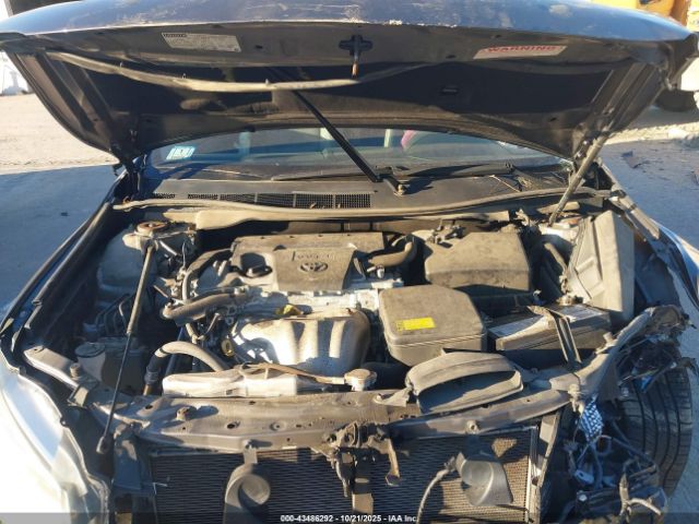 Toyota Camry Le Image 10