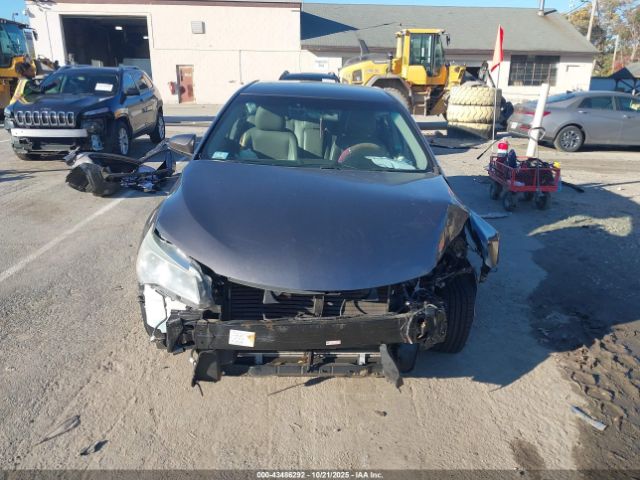 Toyota Camry Le Image 13