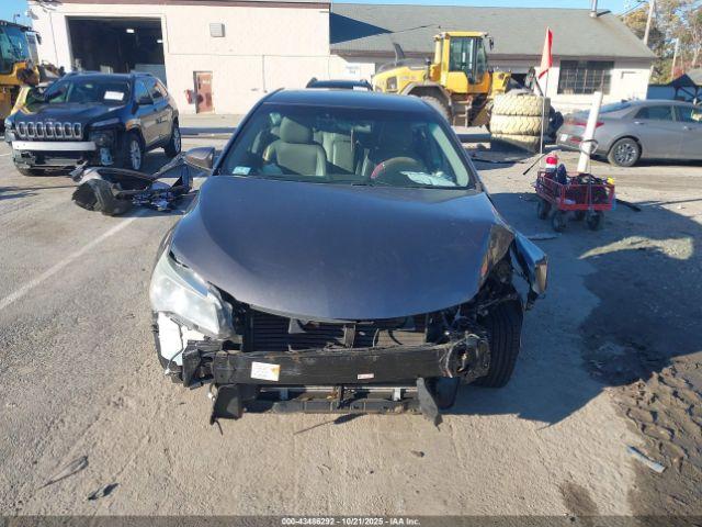 Toyota Camry Le Image 13