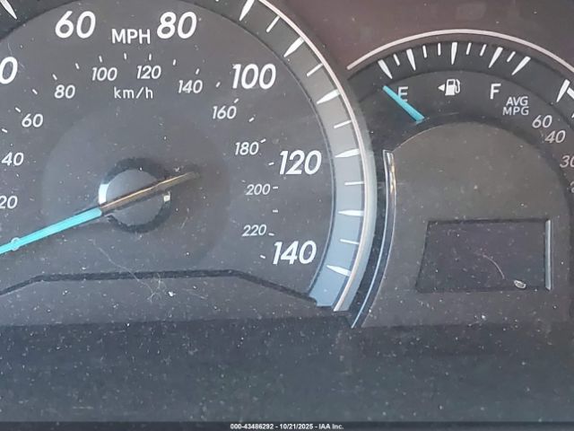 Toyota Camry Le Image 15