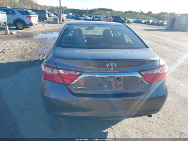 Toyota Camry Le Image 16