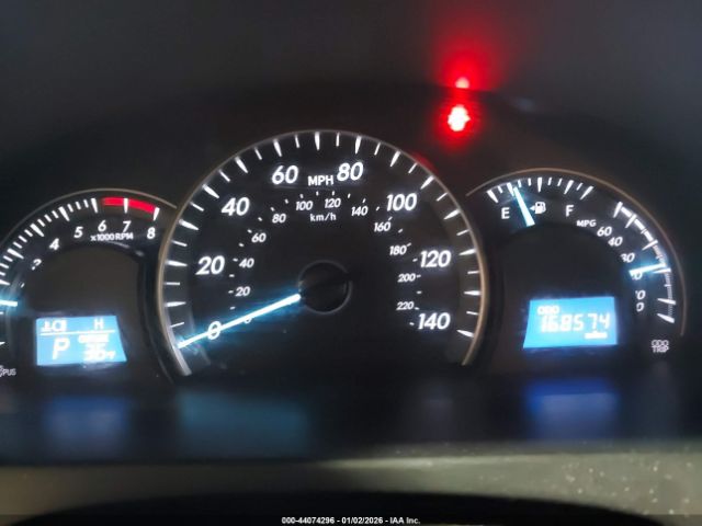 Toyota Camry Le Image 16