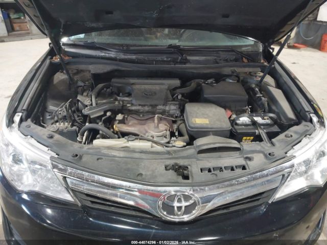 Toyota Camry Le Image 8