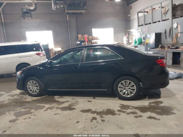 Toyota Camry Le Image 15