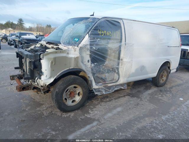 Chevrolet Express Work Van Image 4