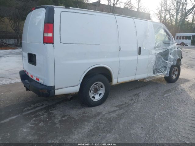 Chevrolet Express Work Van Image 2