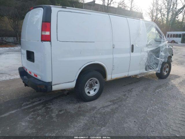Chevrolet Express Work Van Image 2