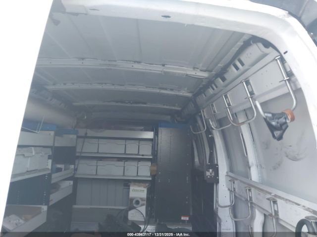 Chevrolet Express Work Van Image 17