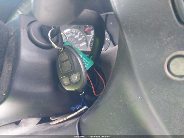 Chevrolet Express Work Van Image 12