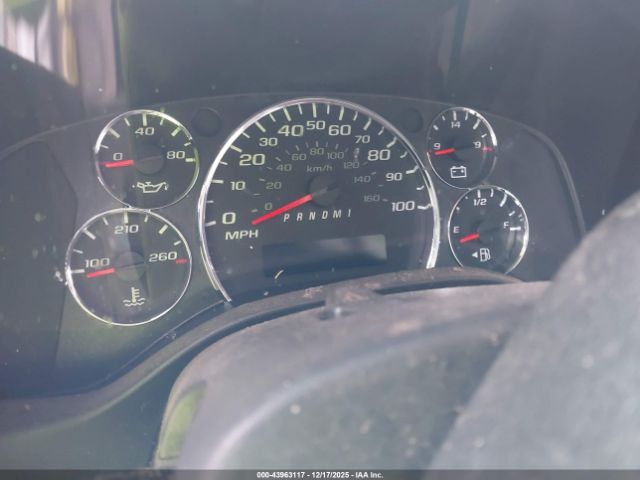 Chevrolet Express Work Van Image 10