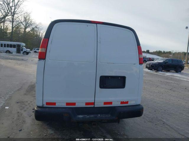 Chevrolet Express Work Van Image 15