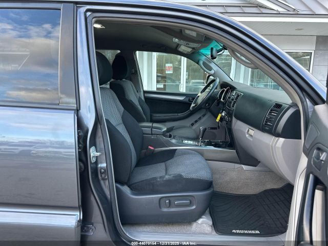 Toyota 4Runner Image 5