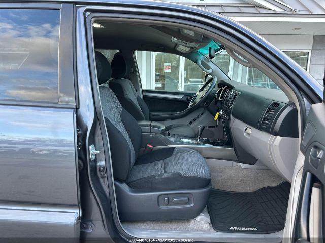 Toyota 4Runner Image 5