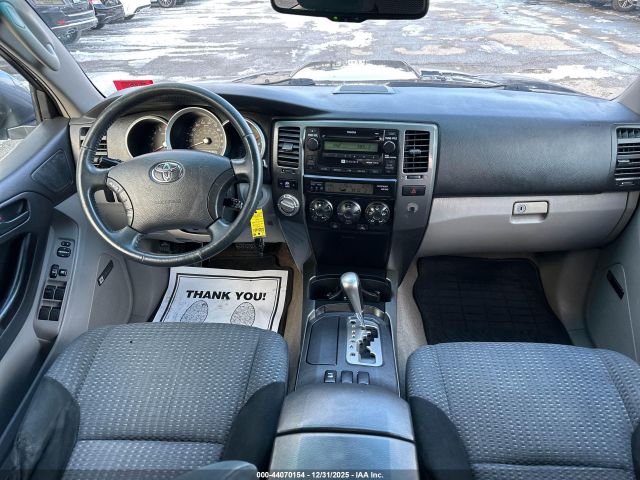 Toyota 4Runner Image 6