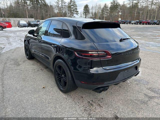 Porsche Macan S Image 9