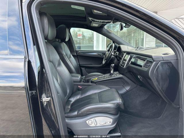 Porsche Macan S Image 4