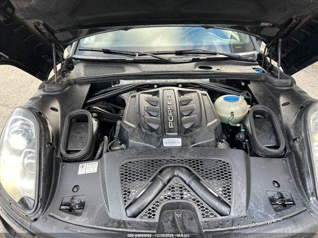 Porsche Macan S Image 8