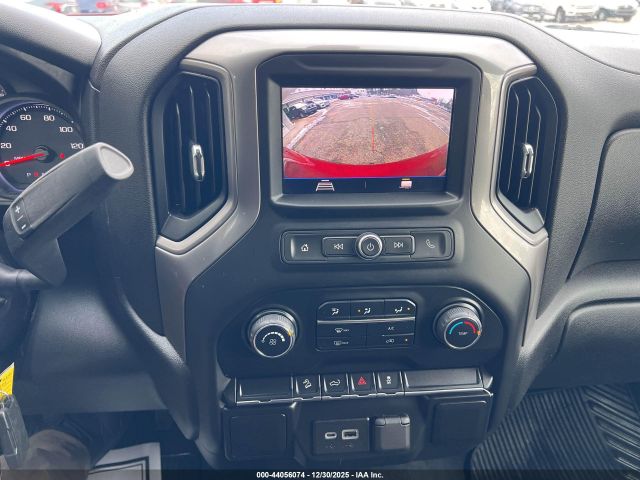 Chevrolet Silverado 1500 4wd  Short Bed Custom Trail Boss Image 8