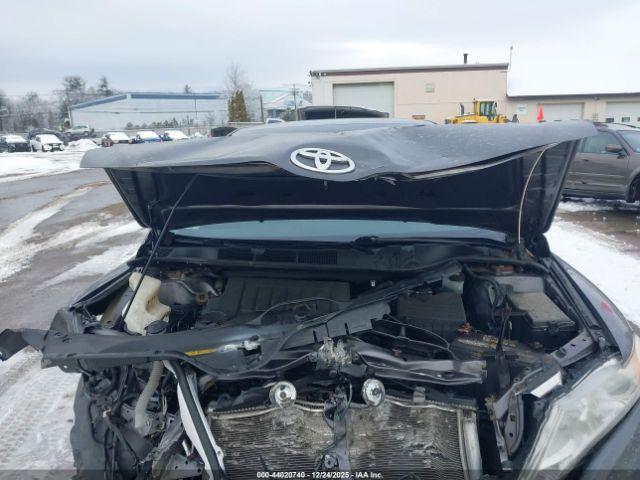 Toyota Venza Xle V6 Image 9