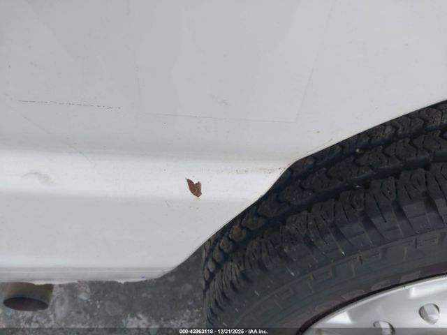 Ford E-250 Commercial Image 13