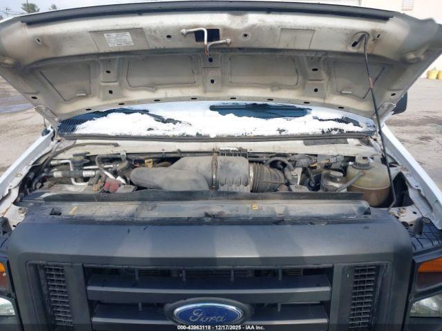 Ford E-250 Commercial Image 15